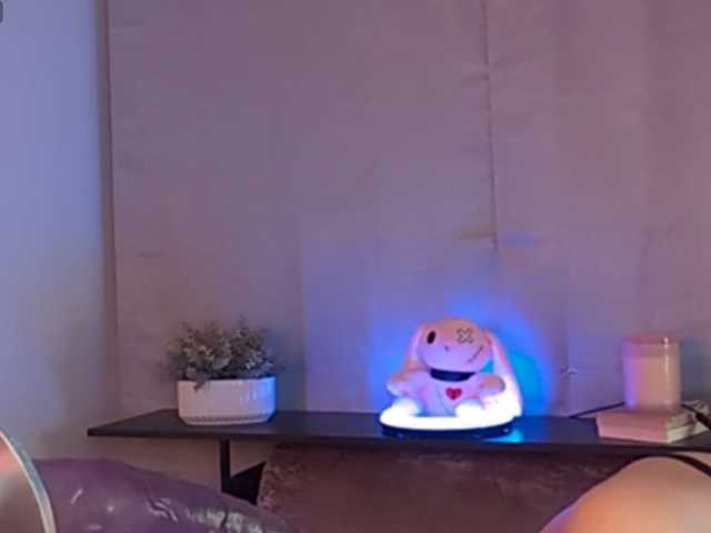 ElyeRoss live cam on BongaCams
