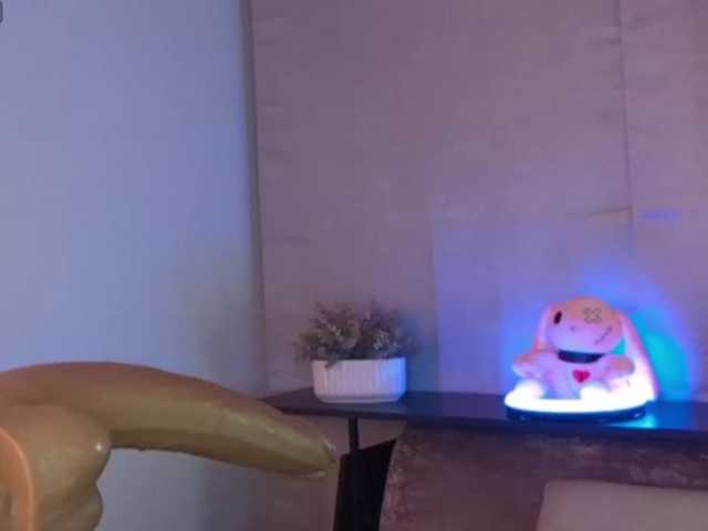 ElyeRoss live cam on BongaCams