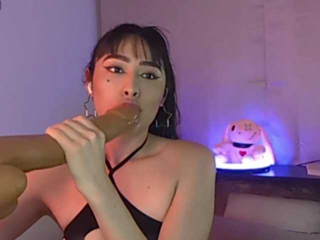ElyeRoss live cam on BongaCams