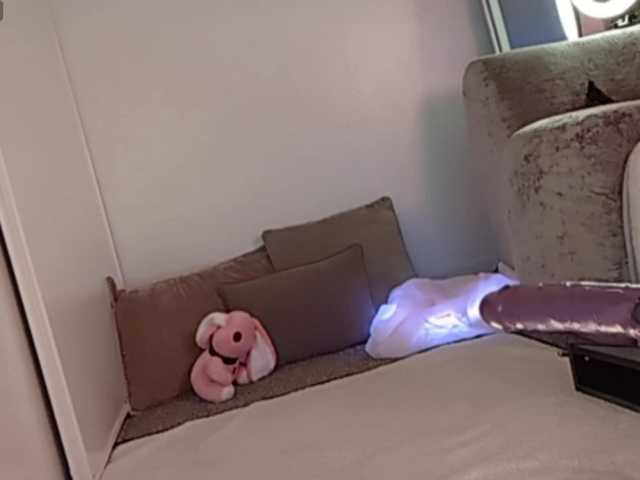 ElyeRoss live cam on BongaCams