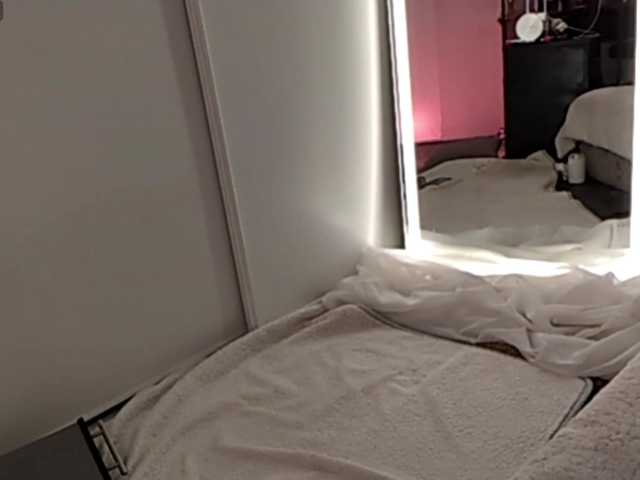 ElyeRoss live webcam show