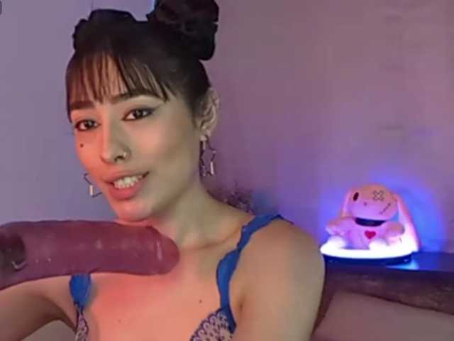 ElyeRoss live cam on BongaCams