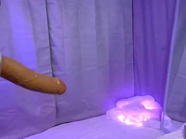 ElyeRoss live cam on BongaCams