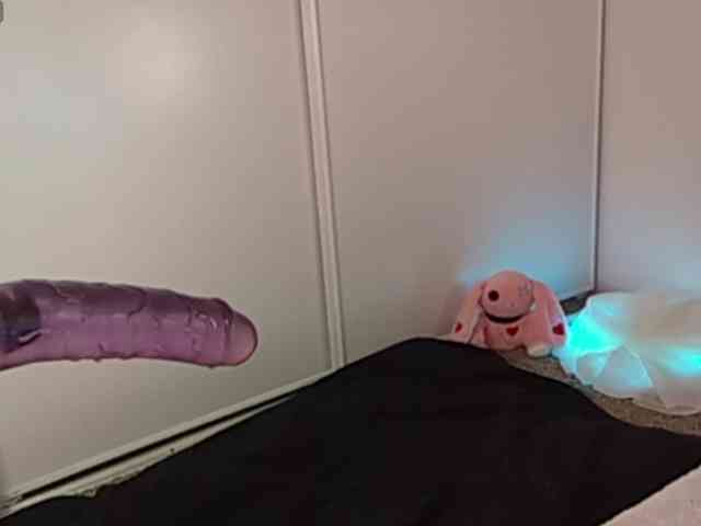 ElyeRoss webcam