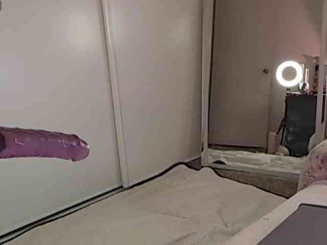 ElyeRoss webcam