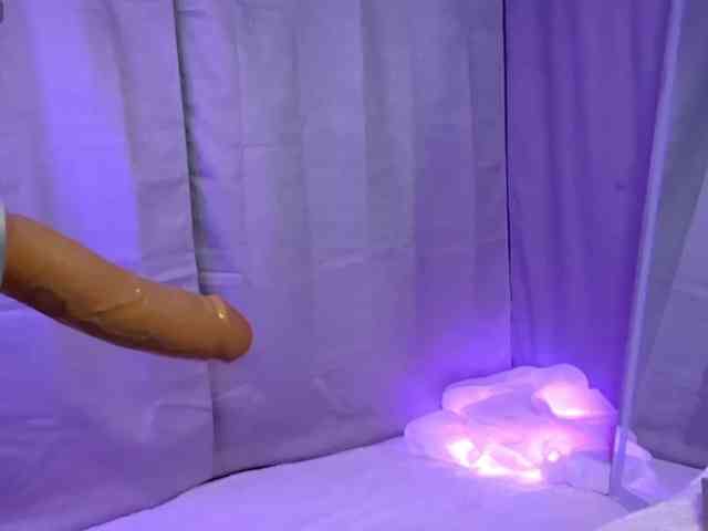 ElyeRoss webcam