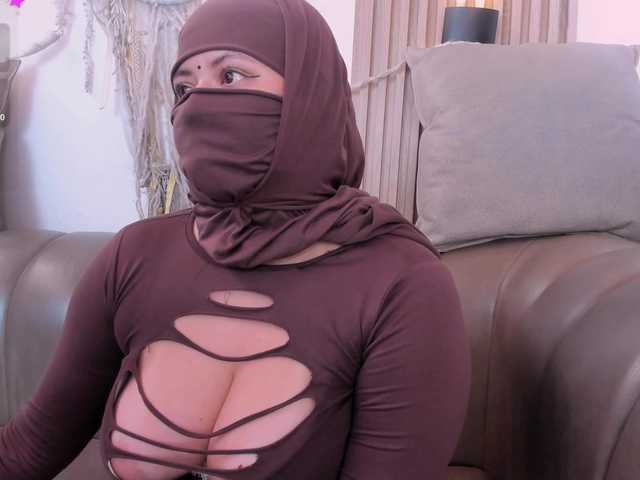 yasmin-dina live cam on BongaCams