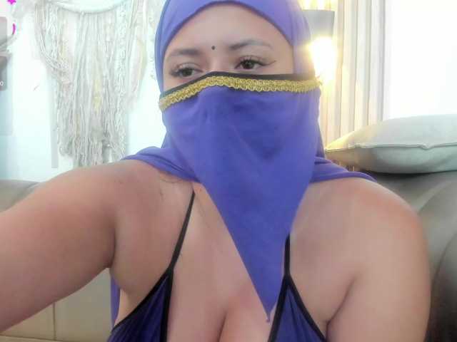 yasmin-dina live cam on BongaCams