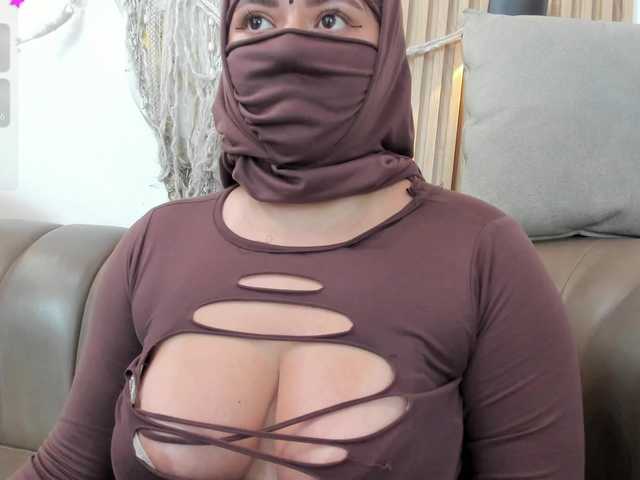yasmin-dina live cam on BongaCams