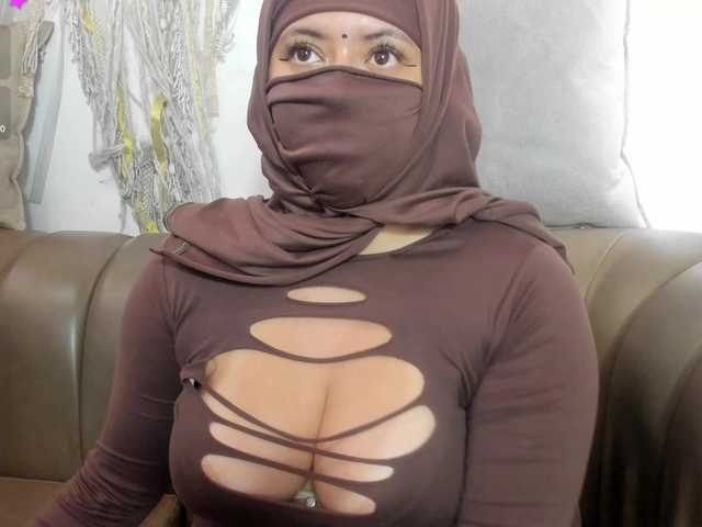 yasmin-dina live cam on BongaCams