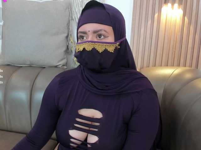 yasmin-dina live cam on BongaCams