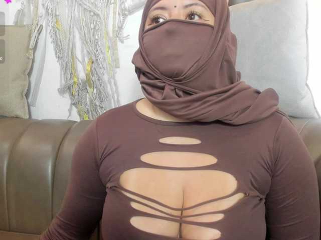 yasmin-dina live cam on BongaCams