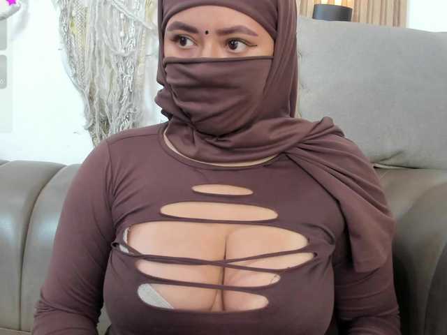 yasmin-dina live cam on BongaCams
