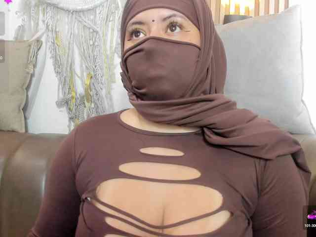 yasmin-dina Live Webcam on BongaCams