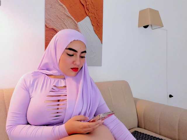 Malika-Noor live cam on BongaCams