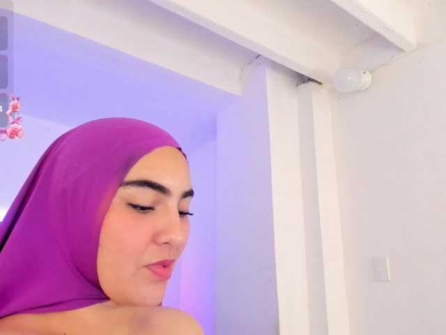 Malika-Noor live cam on BongaCams