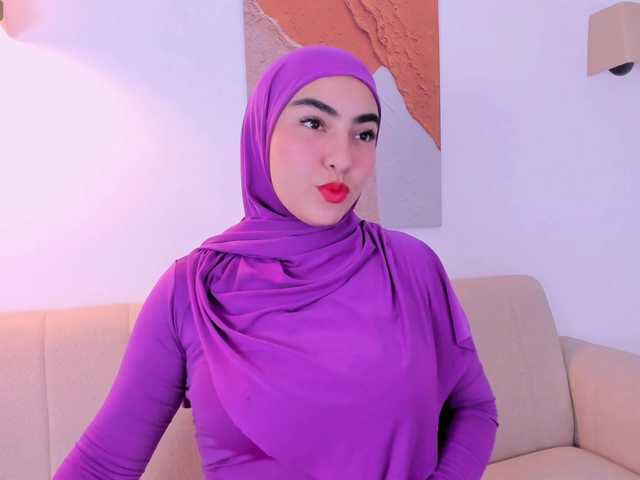 Malika-Noor live webcam show