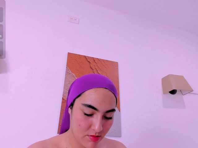 Malika-Noor live cam on BongaCams