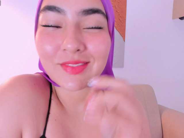 Malika-Noor live cam on BongaCams