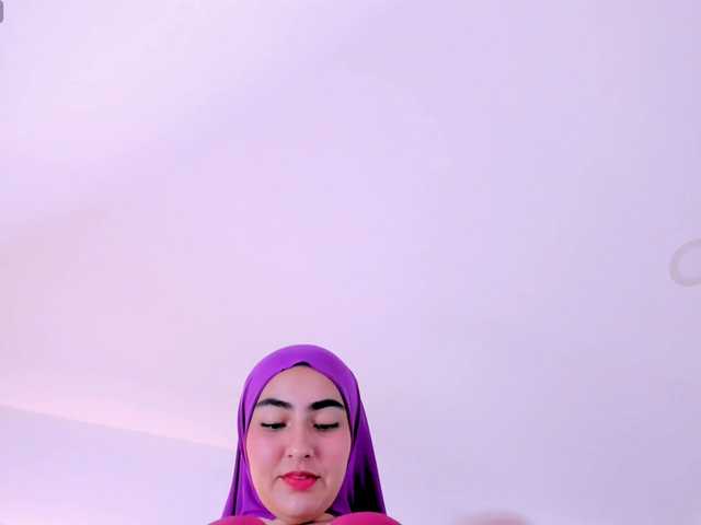 Malika-Noor live webcam show