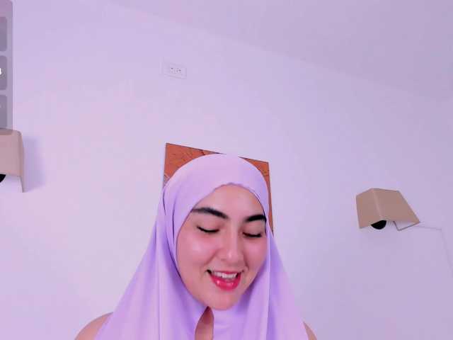 Malika-Noor live cam on BongaCams