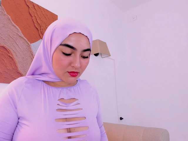 Malika-Noor live cam on BongaCams