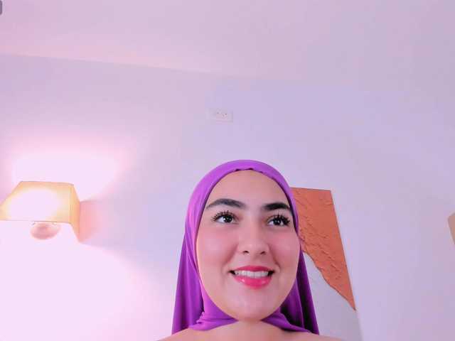 Malika-Noor live webcam show