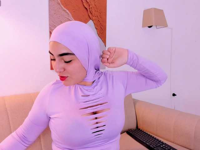 Malika-Noor live cam on BongaCams