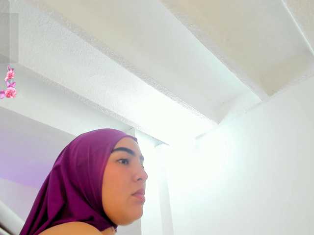 Malika-Noor live webcam show