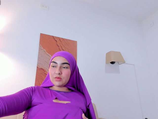 Malika-Noor live cam on BongaCams