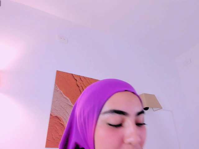 Malika-Noor live webcam show