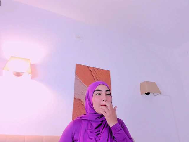 Malika-Noor live webcam show