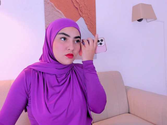 Malika-Noor live webcam show