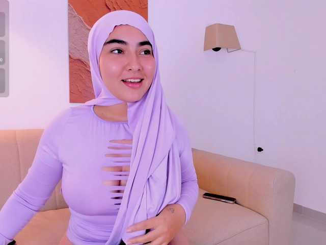 Malika-Noor live cam on BongaCams