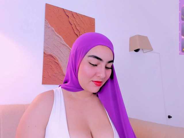 Malika-Noor live webcam show