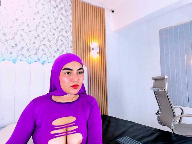 Malika-Noor live cam on BongaCams