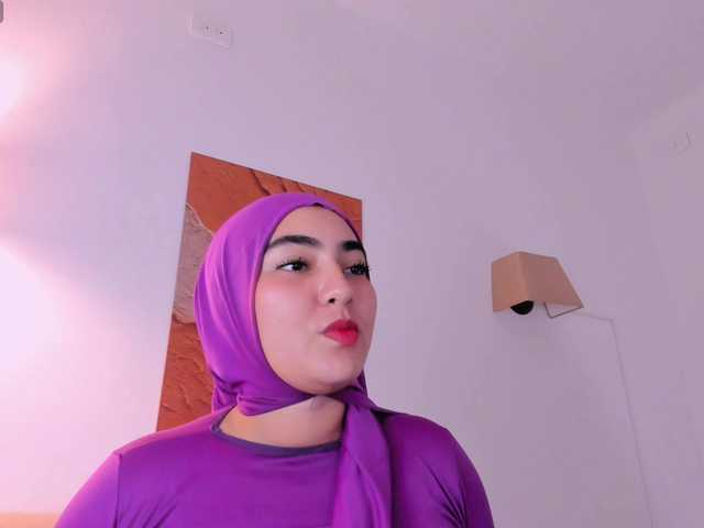 Malika-Noor live webcam show