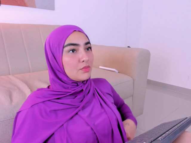 Malika-Noor live webcam show