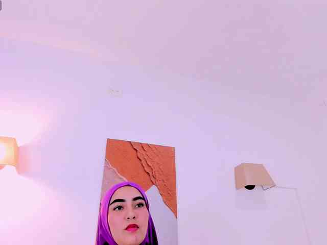 Malika-Noor webcam