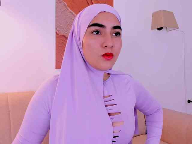 Malika-Noor webcam