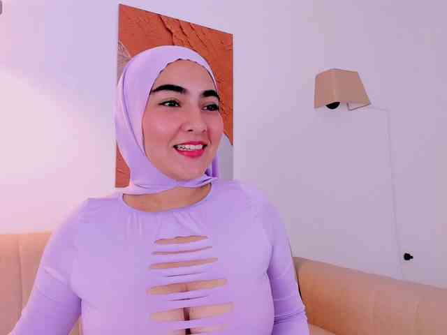 Malika-Noor webcam