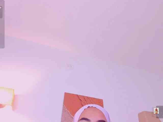 Malika-Noor webcam