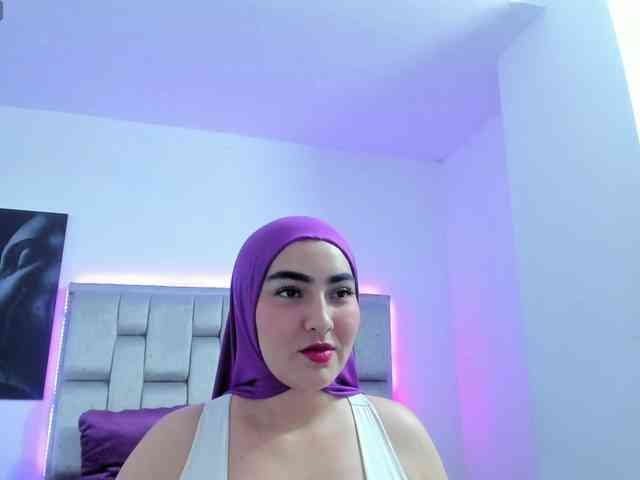 Malika-Noor webcam