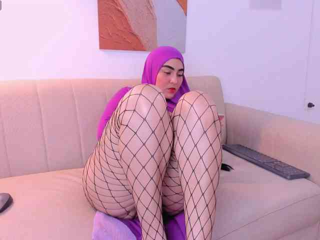 Malika-Noor webcam