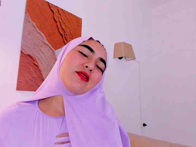Malika-Noor webcam