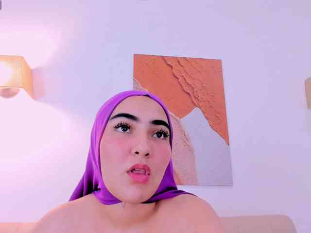 Malika-Noor webcam
