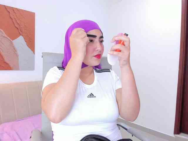 Malika-Noor webcam