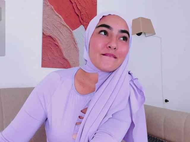 Malika-Noor webcam