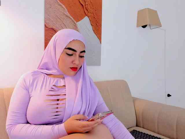 Malika-Noor webcam