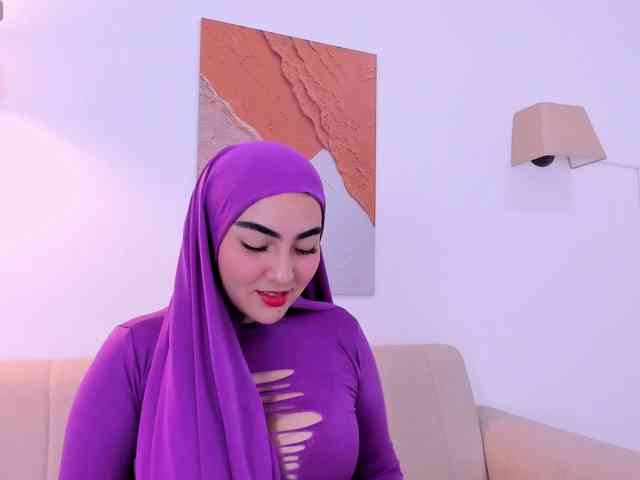 Malika-Noor webcam